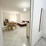 Garden Apt-2