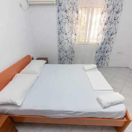 Garden Apt-2 Sarande