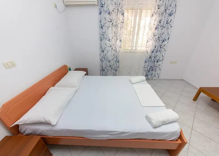 Garden Apt-2 Sarande