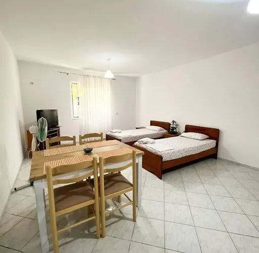 Garden Apt-2 Apartment *